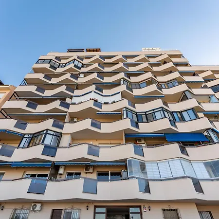 Malagasuite Mountain & Pool Views Apartment Fuengirola